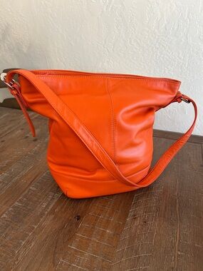 ili New York Orange Leather Hobo Single Shoulder Bag - Women's Crossbody
